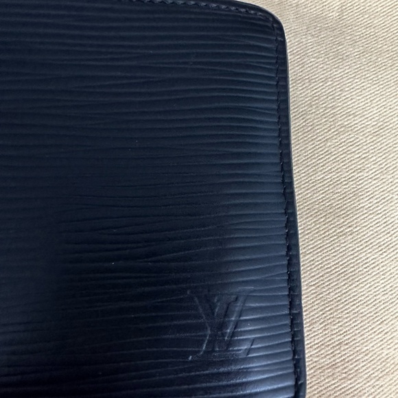 Men's Louis Vuitton Slender Wallet - Epi Leather - Model M60332 - Picture 5 of 5